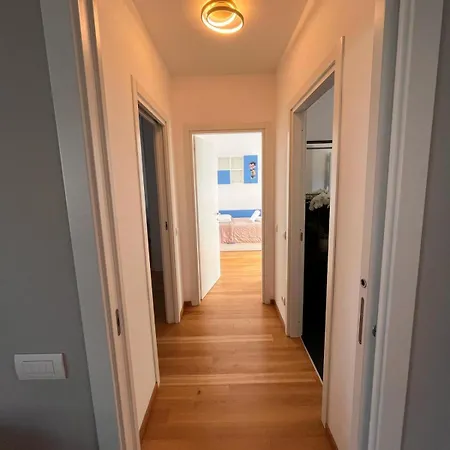 Apartment Thomas Como