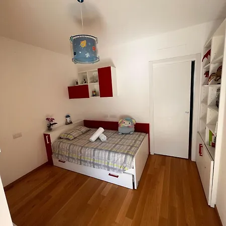 Apartment Thomas Como