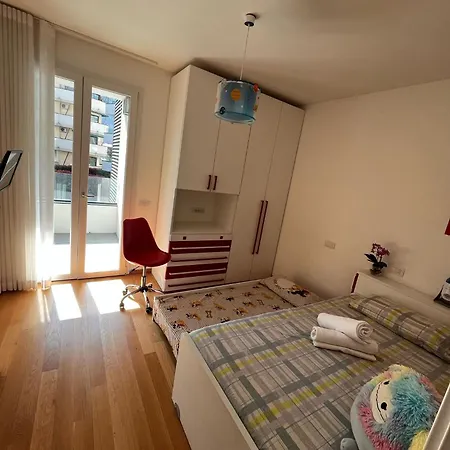 Apartment Thomas Como